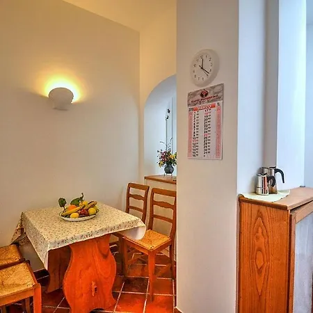 Sleeps 5 Air Con Wifi Praiano